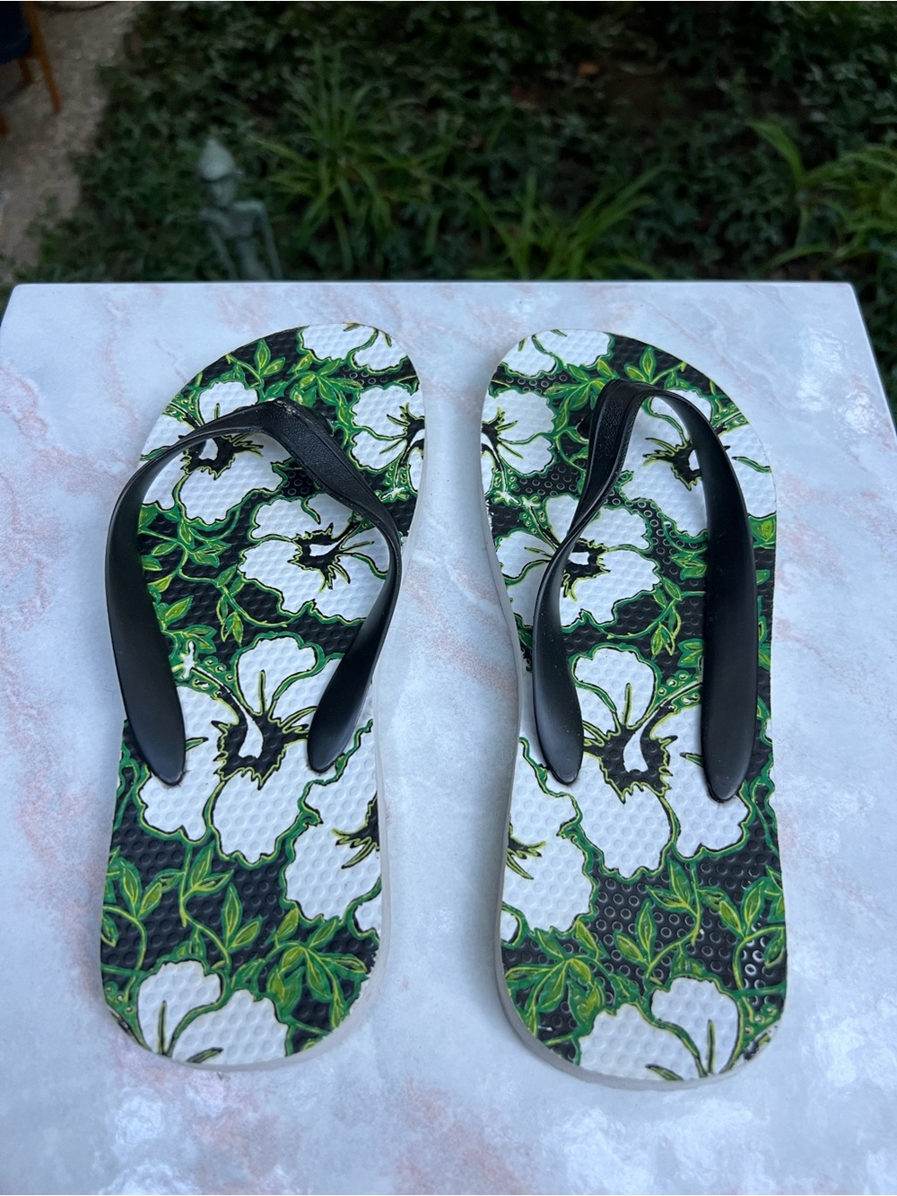 Women’s Floral Green & White Flip Flops